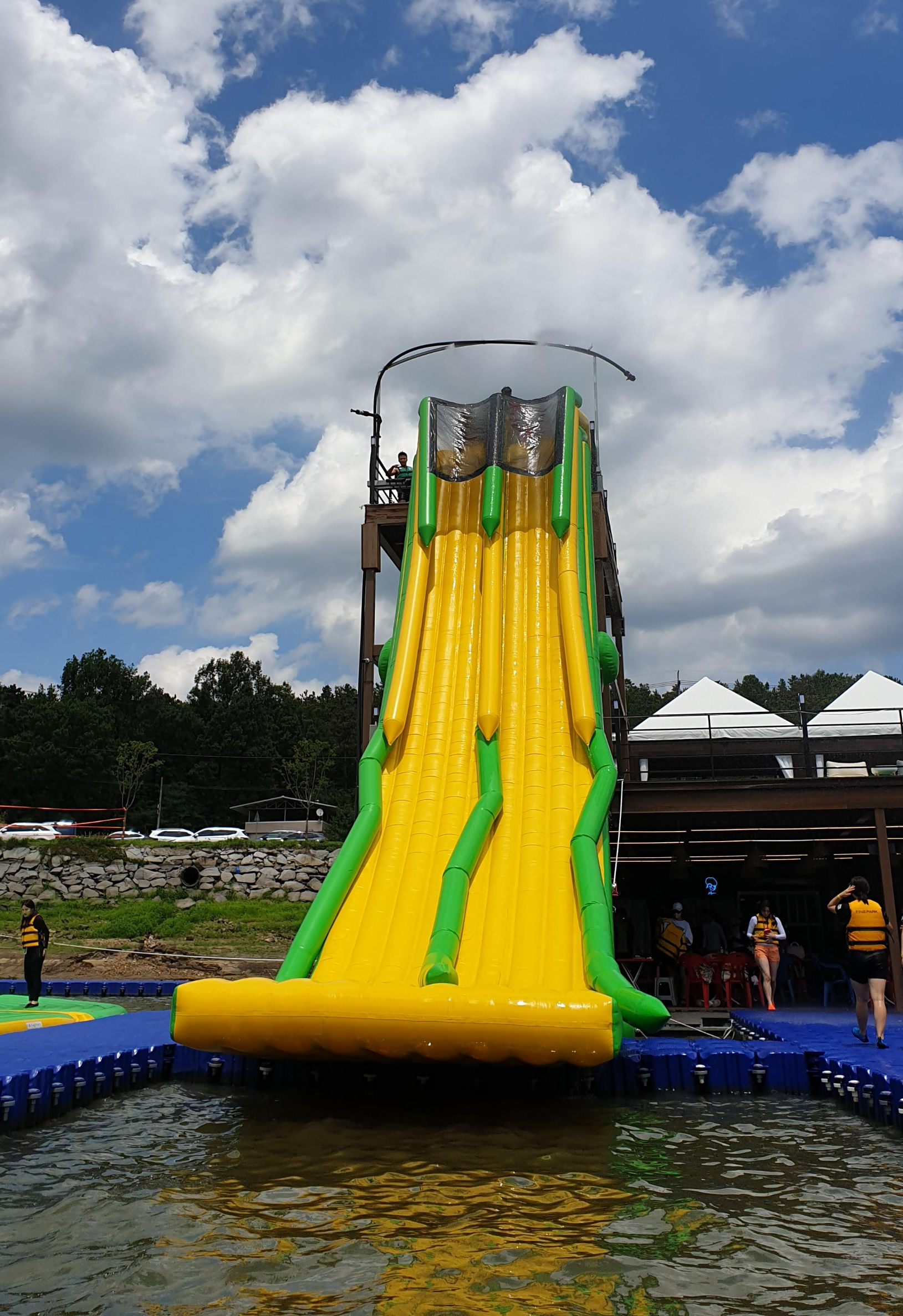 3층 워터슬라이드
