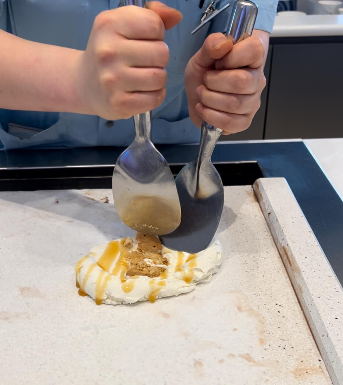 워크샵 바이 배스킨라빈스 철판 젤라또 카라멜 쿠키바닐라