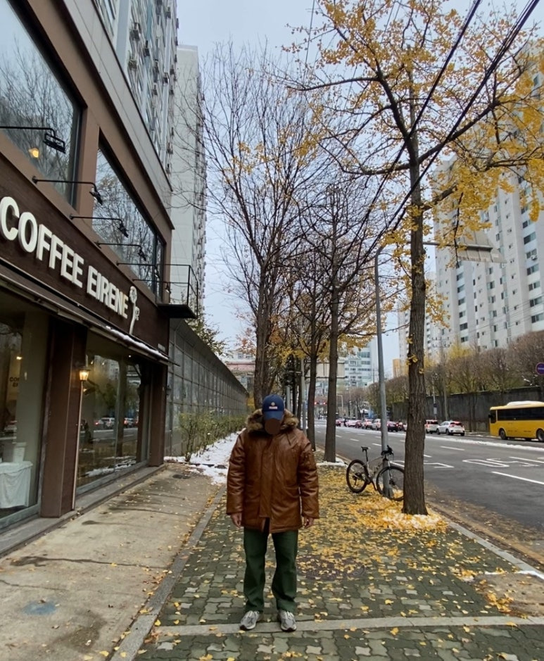 데일리룩(2024. 11. 30.)휴먼앤캣 스톤워시드 볼캡, 예스아이씨 알파인더스트리 패딩 점퍼 N-3B, 무신사스탠다드 퍼티그팬츠, 뉴발란스 993, 폴로랄프로렌 블레이저 자켓