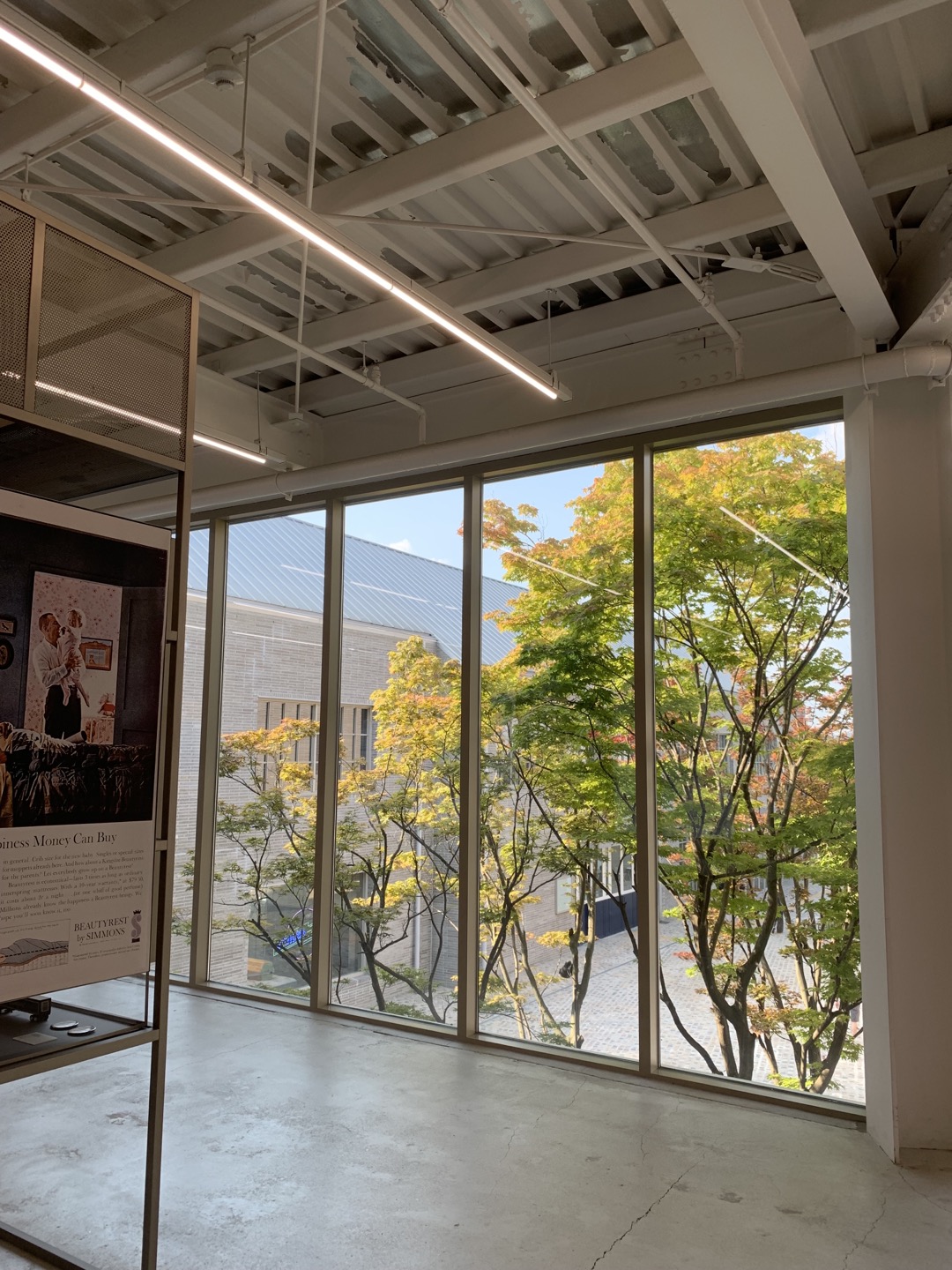 시몬스 2층 통창자리