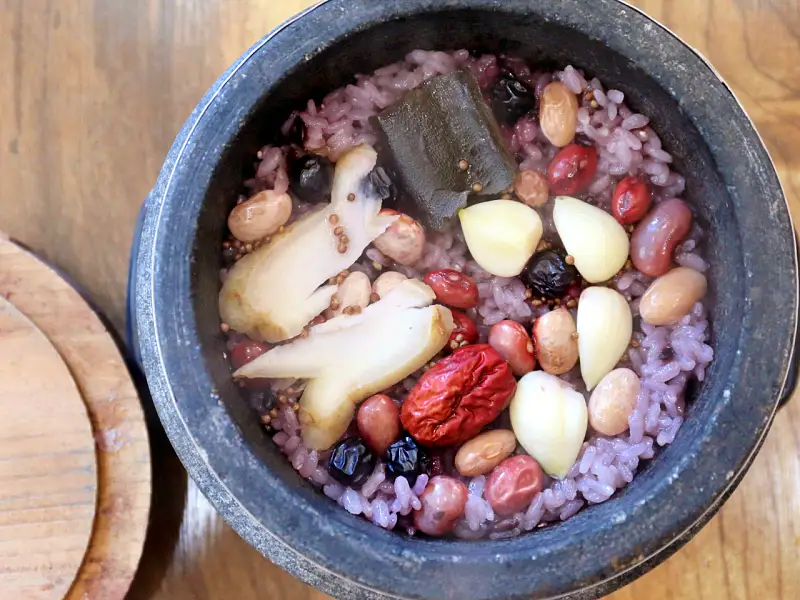 성원마늘약선요리 명물 마늘의 맛있는 변신 35년 내공 마늘 약선 요리 떡갈비 한정식 충북 단양 맛집 추천