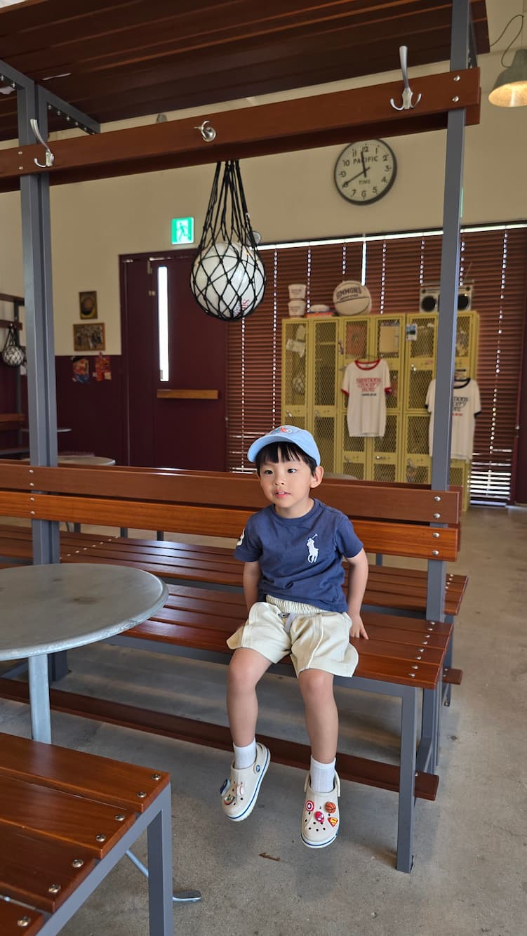 시몬스테라스 2층 운동부 컨셉 실내 사진