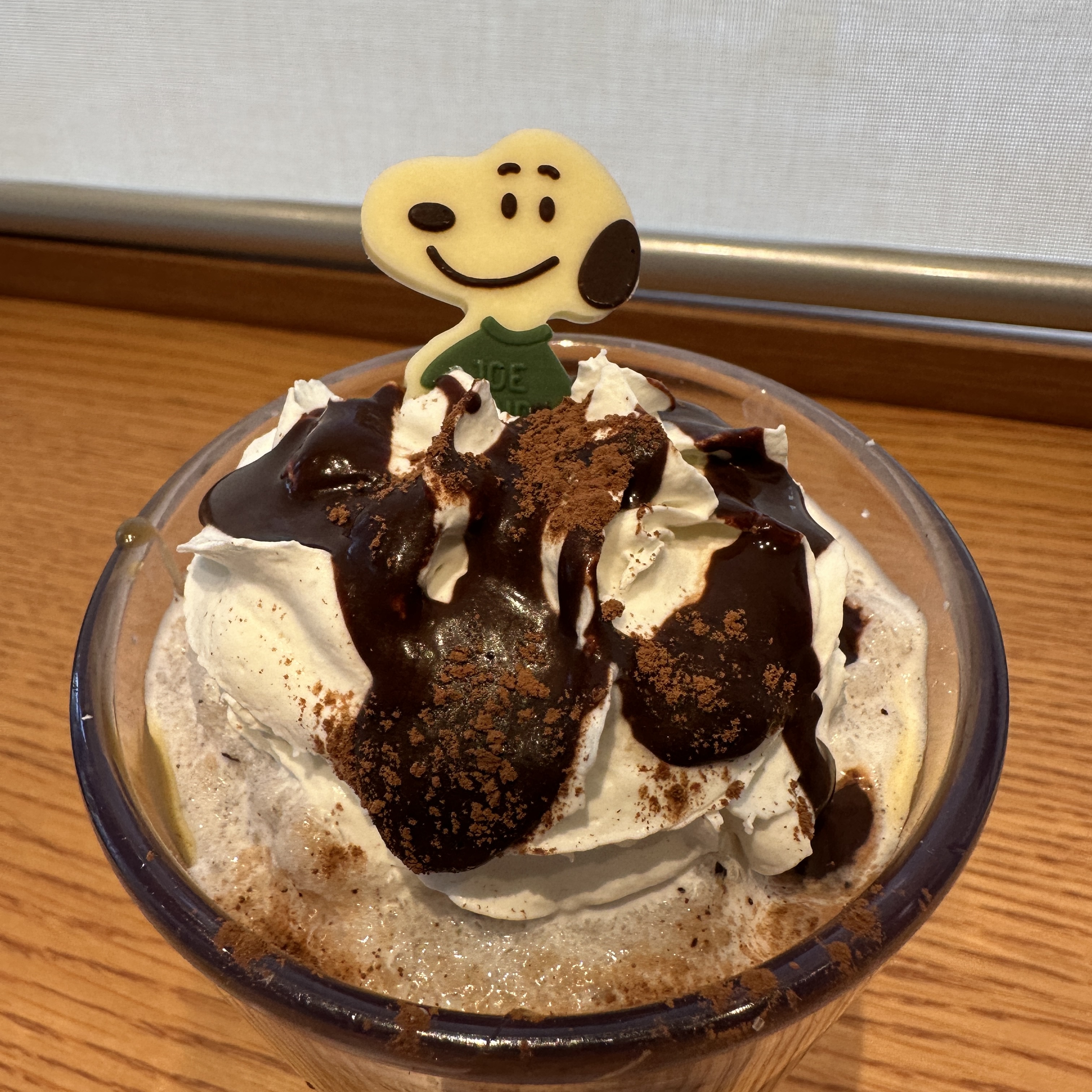 조카인드스누피초코카라멜프라푸치노