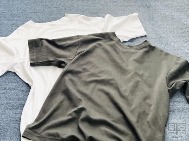 반소매 티셔츠 접는법 옷가게 방식