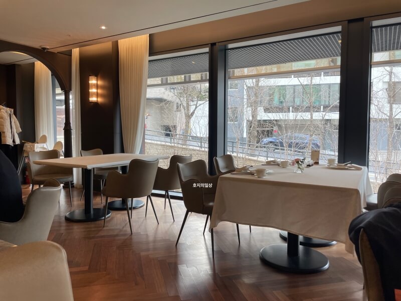 한남동 SMT 차이나룸 몬드리안 호텔점 - 창가 좌석