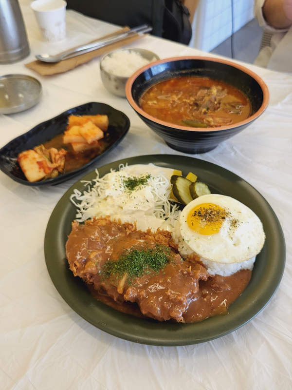 돈까스와_육개장