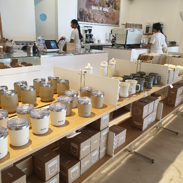 베이크트 스미냑(BAKED Seminyak): 발리 스미냑(Bali Seminyak)지역 카페_굿즈 및 원두