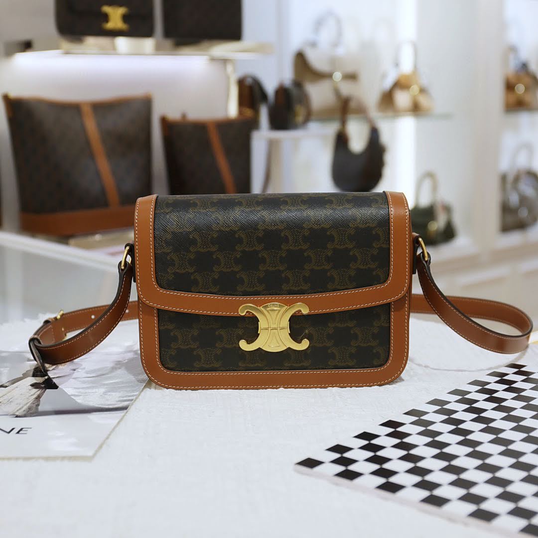 에스리아 셀린느 클래식 트리옹프백 191242