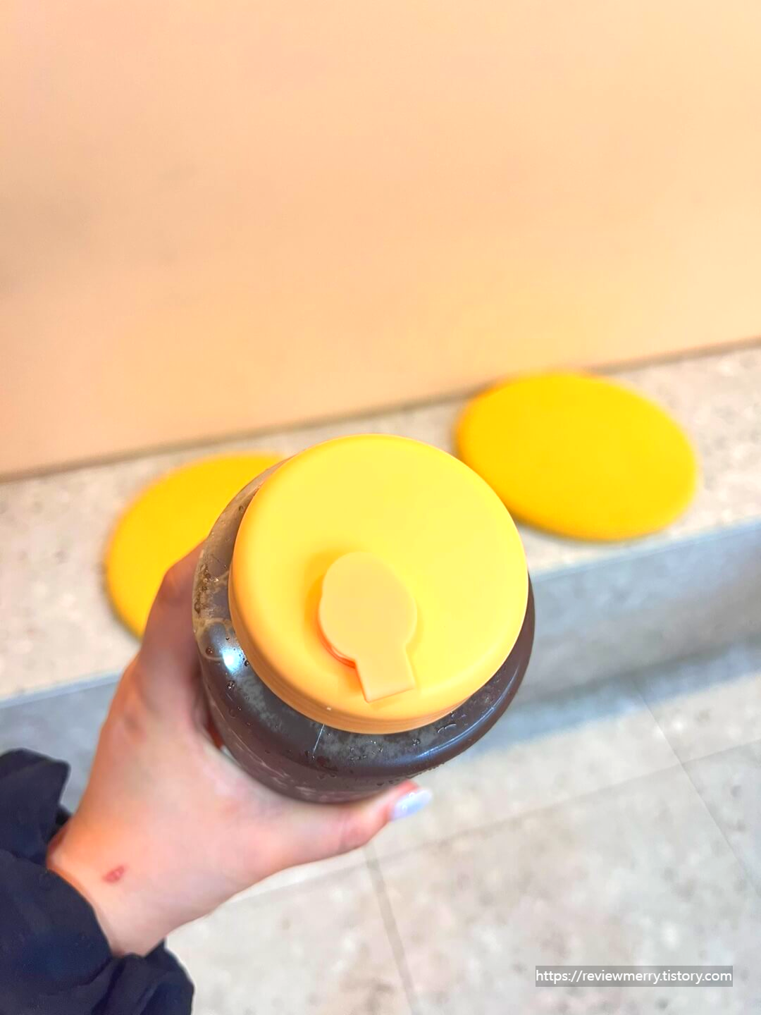 텀블러 뚜껑 사진