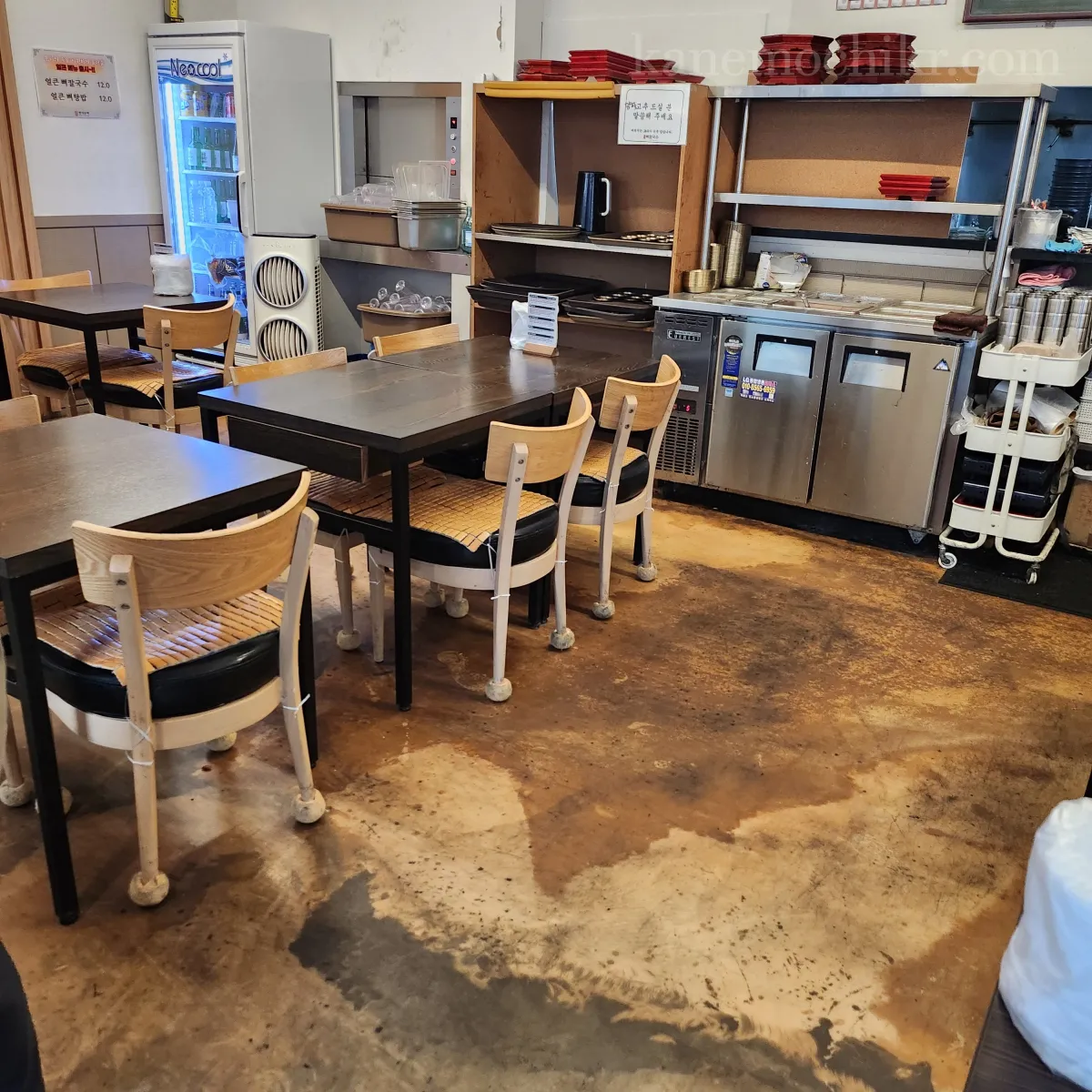 평이담백-가게내부