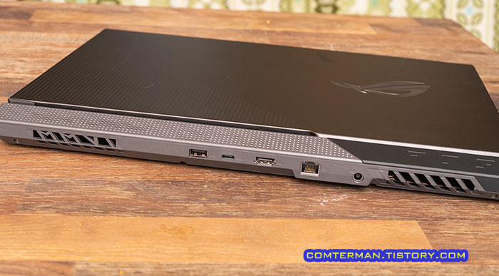 ROG Strix G17 G713QM 후면