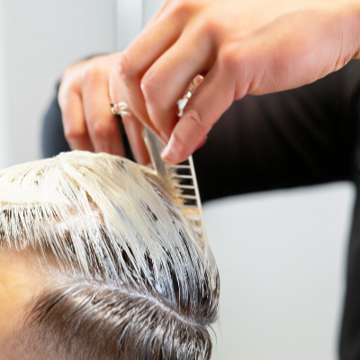 5. 두피를 긁으면 각질이 생기는 이유