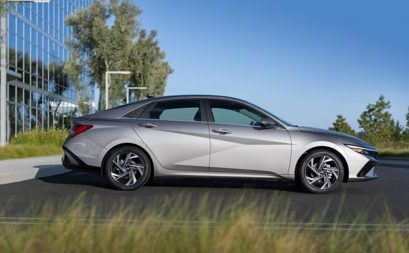 아반떼 CN7,아반떼 CN7 중고,아반떼 CN7 연비,아반떼 CN7 와이퍼,아반떼 CN7 옵션,아반떼 CN7 색상,아반떼 CN7 관리