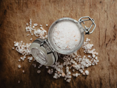 잇몸이-붓고-아플때-민간요법-소금