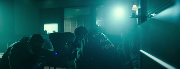 살인사건을수사하고있는사람들