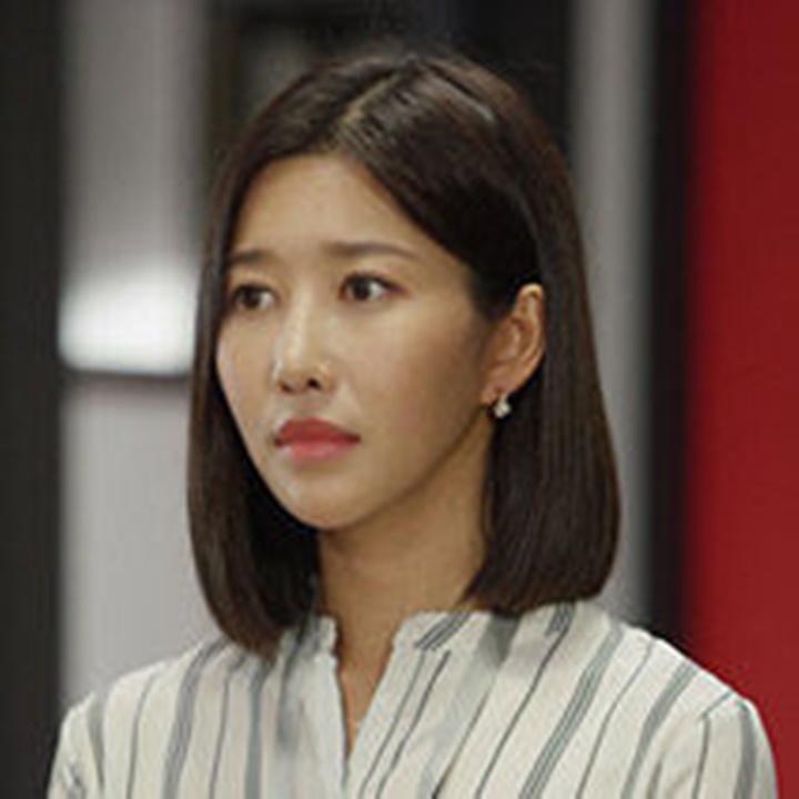 국가대표 와이프 등장인물