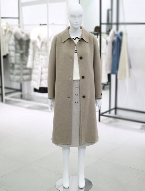 나이스클랍 NICE CLAUP 소매가죽포인트 맥코트 G 748249 A224PWCA52