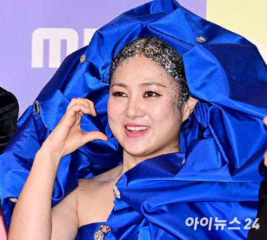 지난 2023년 개그우먼 박나래가 서울 마포구 상암동 MBC 사옥에서 열린 '2023 MBC 방송연예대상' 시상식에 참석하고 있다. [사진=곽영래 기자]