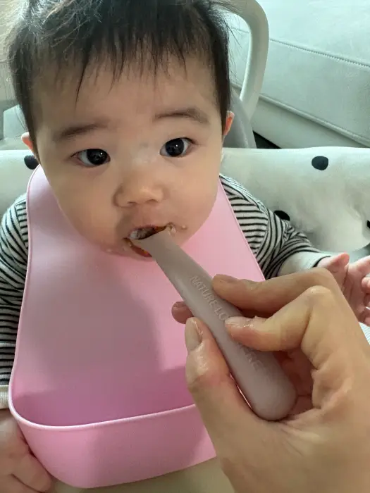 바꾼 이유식도 잘먹는 아이