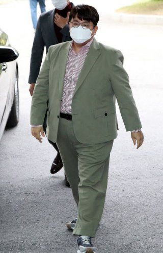 방시혁 구속영장 반려 프로필 나이 겷혼 자녀 주식