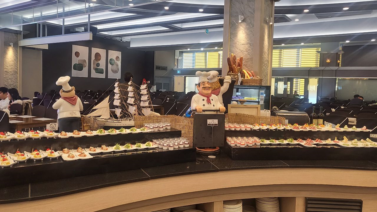 식사와 연회장도 중요하죠