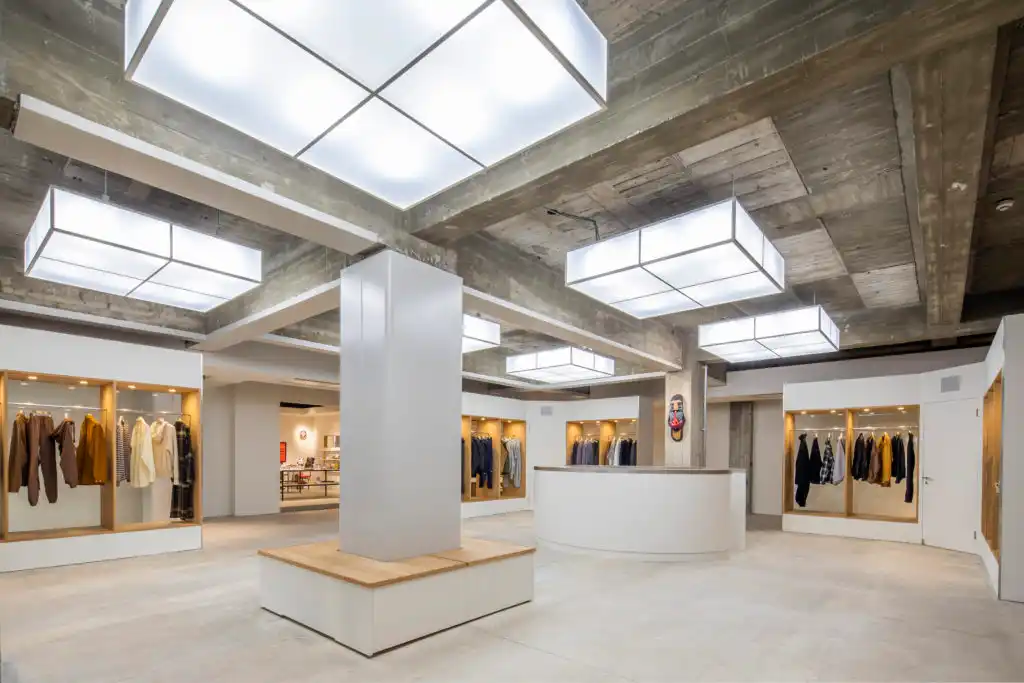 UNEVEN HUB STORE