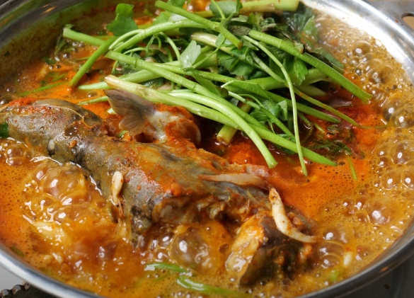 생생정보 장사의신 고양시 능곡역 송천 민물매운탕 손수제비 밀키트 