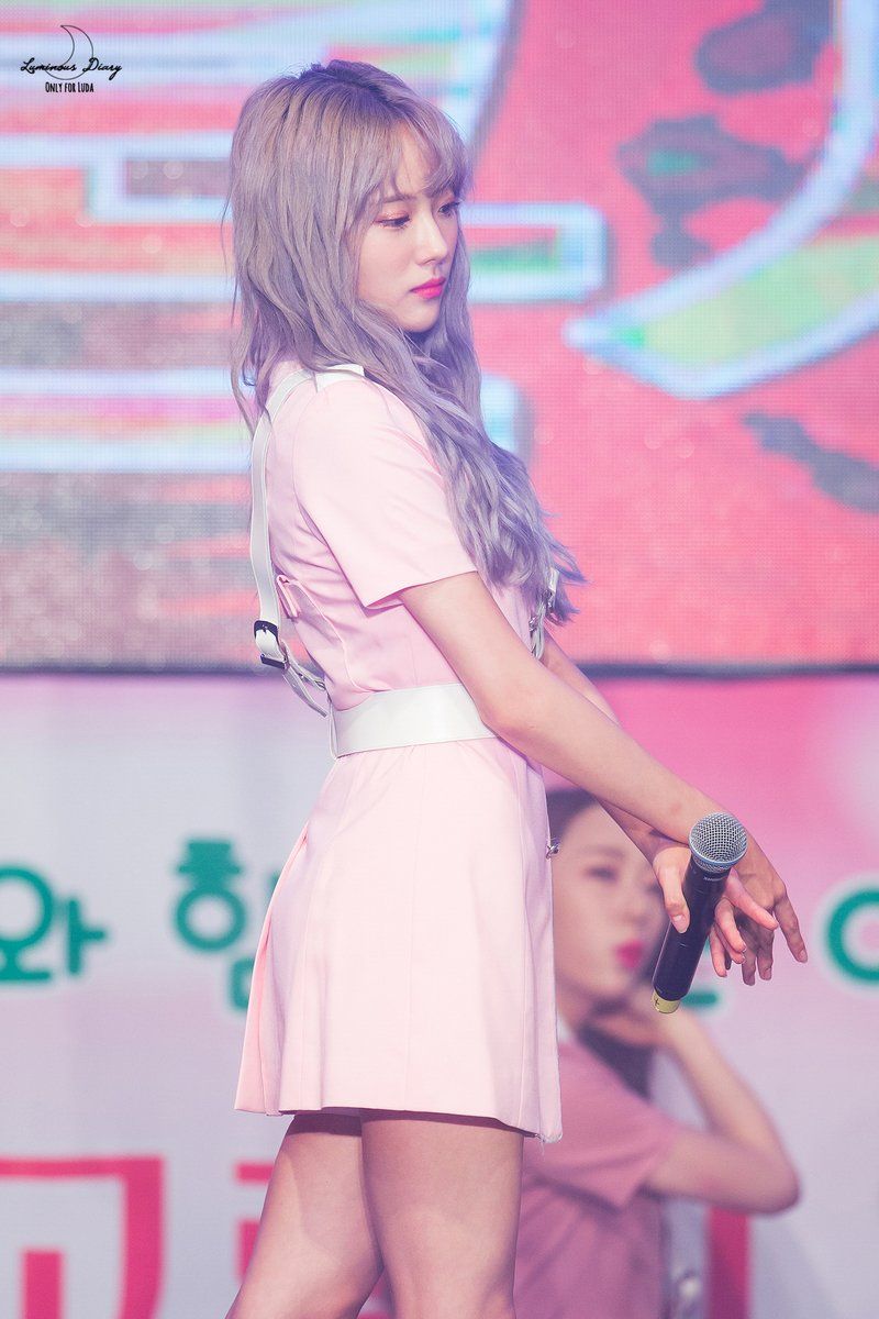 우주소녀 루다 인스타그램 사진 몸매