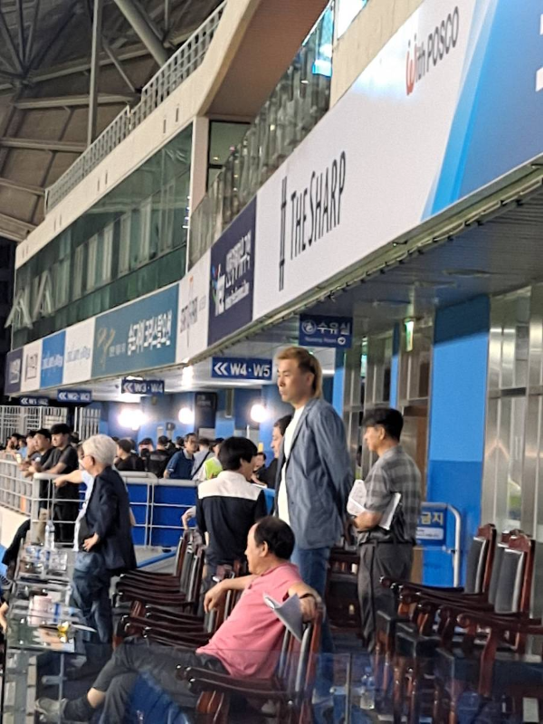 VIP석 김병지 위원