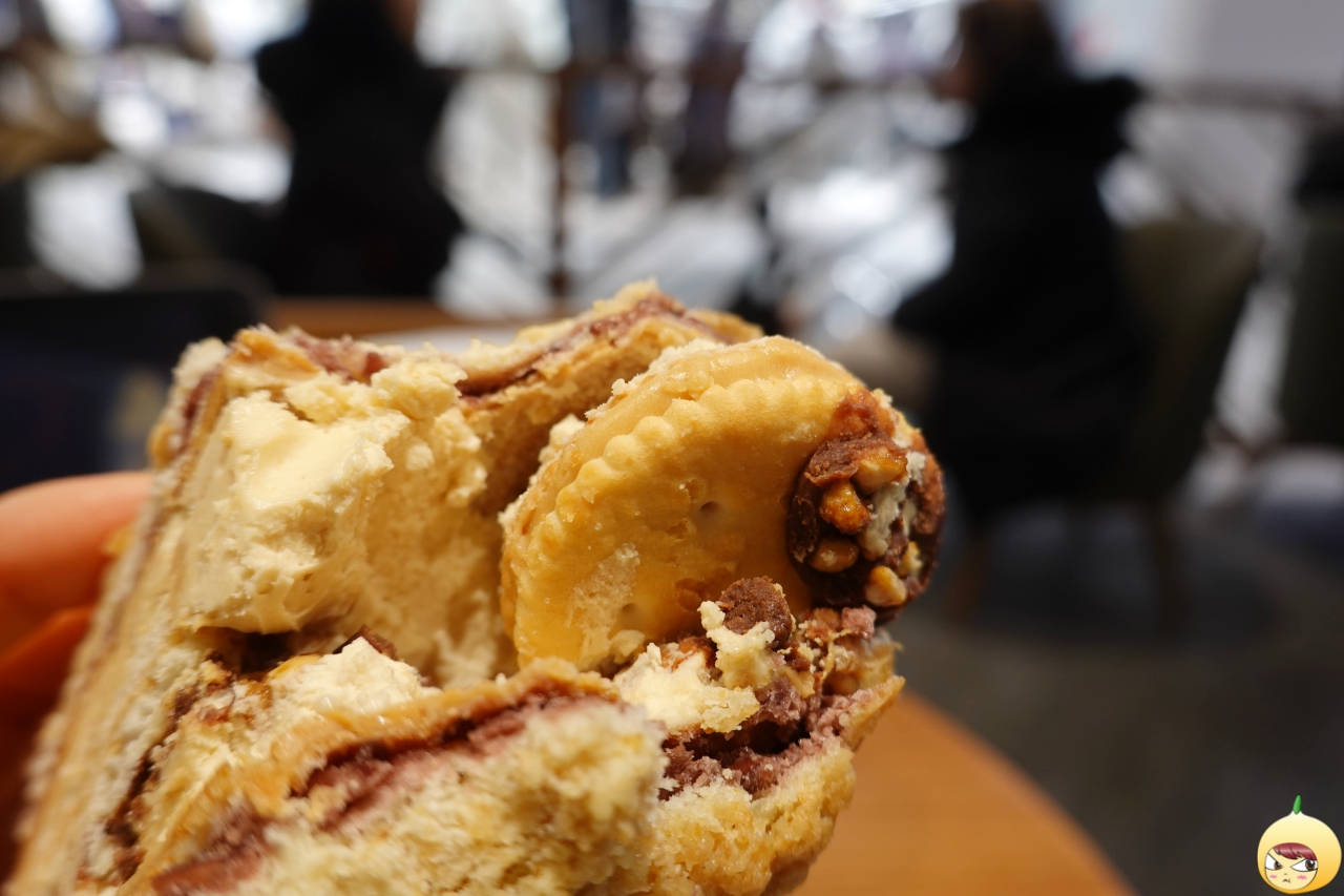 땅버맘모스 땅콩샌드