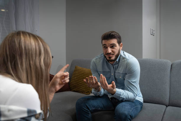 가스라이팅 뜻&amp;#44; 화법과 자가진단&amp;#44; 대처법까지 알아봤습니다. 나도 모르게 나의 의견이 묵살되고 나의 정서적 안녕이 점점 없어지는 느낌을 받고 있다면 한번쯤은 가스라이팅 뜻을 떠올려봐야 합니다. 가스라이팅 뜻과 그들의 화법&amp;#44; 내가 지금 가스라이팅을 당하고 있는지 테스트하는 자가진단까지 참고해 보시기 바랍니다. 