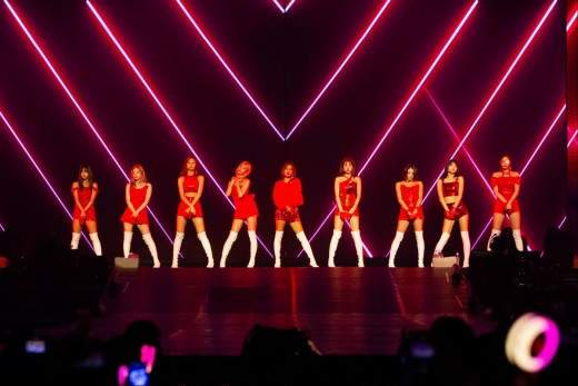 트와이스 북미 투어 55만 관객 돌파! K-팝 걸그룹 역대 최다 기록 및 일본 국립경기장 최초 입성 총정리