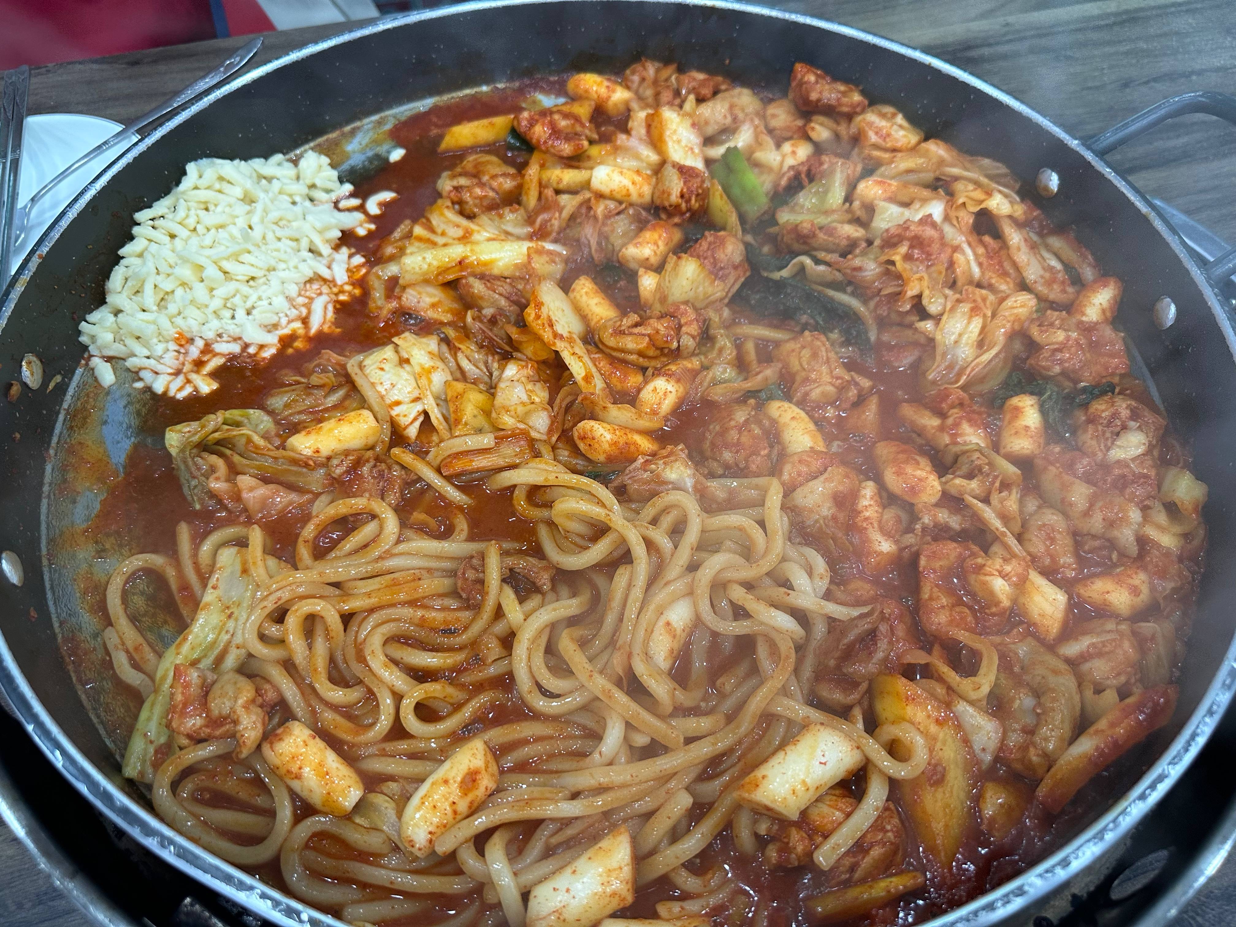 호반닭갈비 음식
