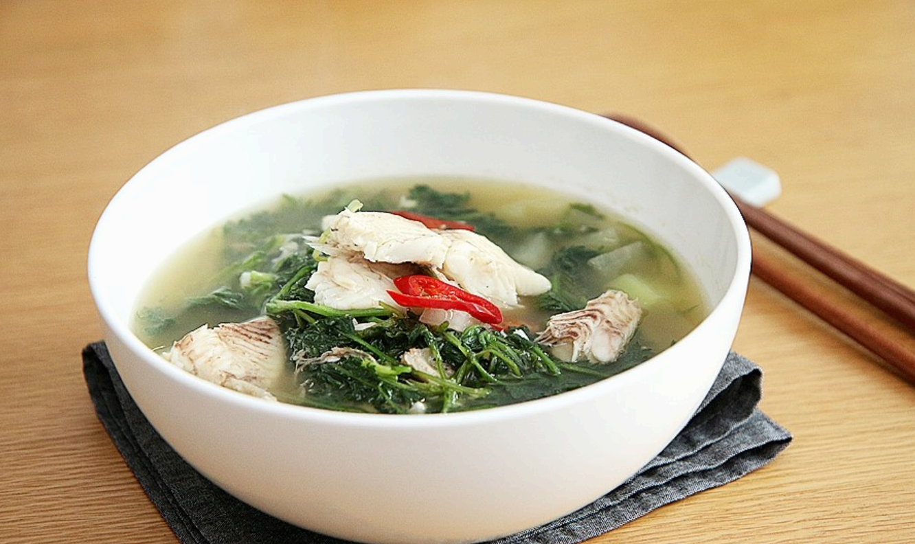 작은 화분의 쑥갓: 국물 요리의 숨은 맛 비결