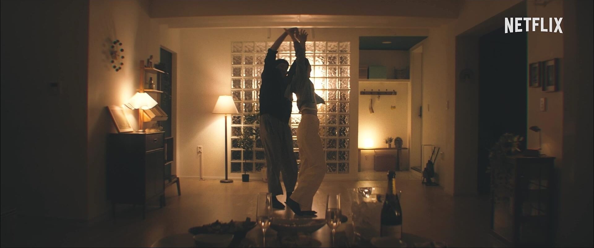 신인가수 조정석 샴페인