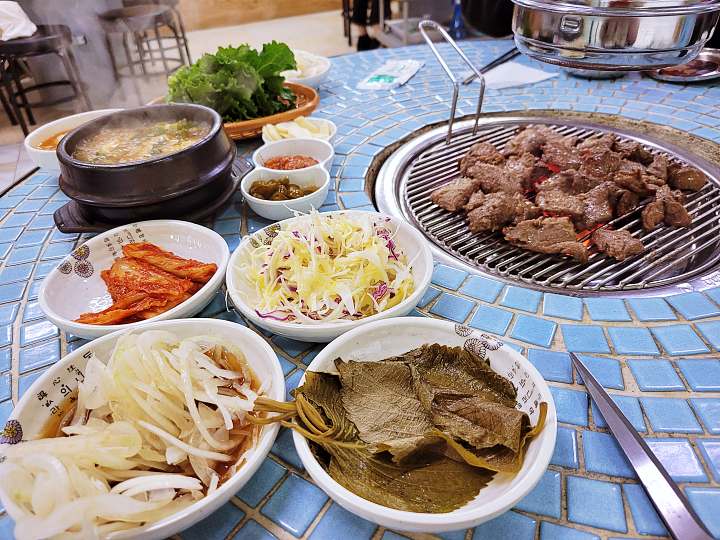 토요일은 밥이좋아 예산 덕산 스플라스 리솜 한우 양념 갈비 맛집 연탄불 구이 소고기 특수부위 갈매기살 예산10미 현지인 추천 토밥 좋아 방송정보