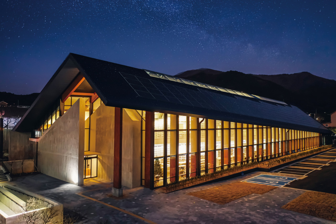 유현준 건축가 설계 고창황윤석도서관 종묘 모티브 외관