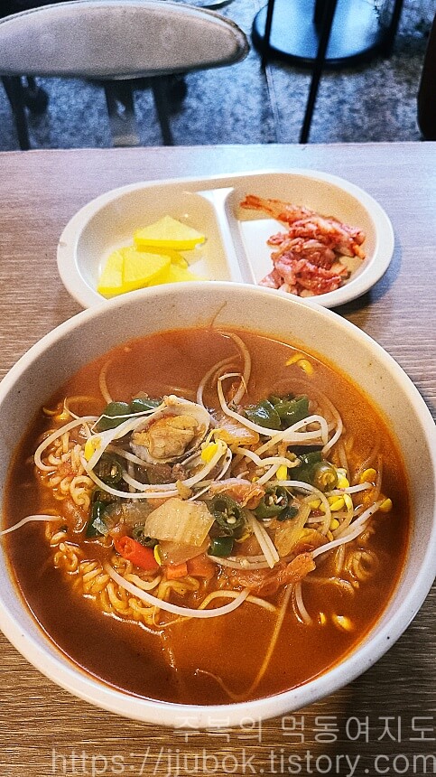 훼드라-최루탄해장라면