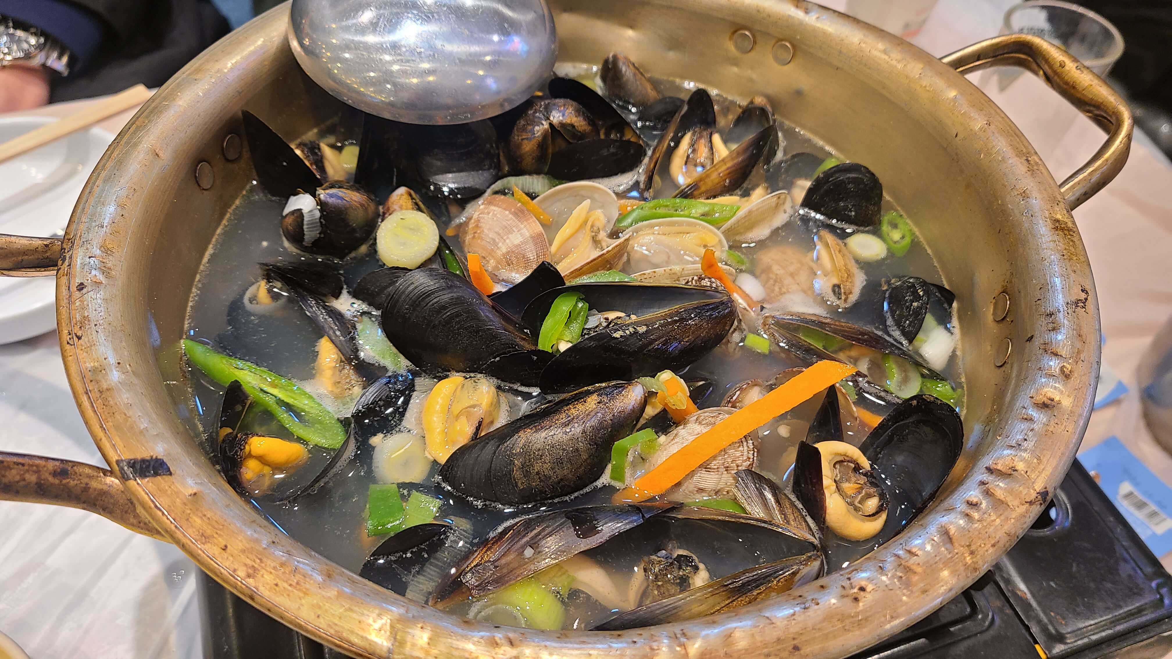 청춘포차-홍합탕