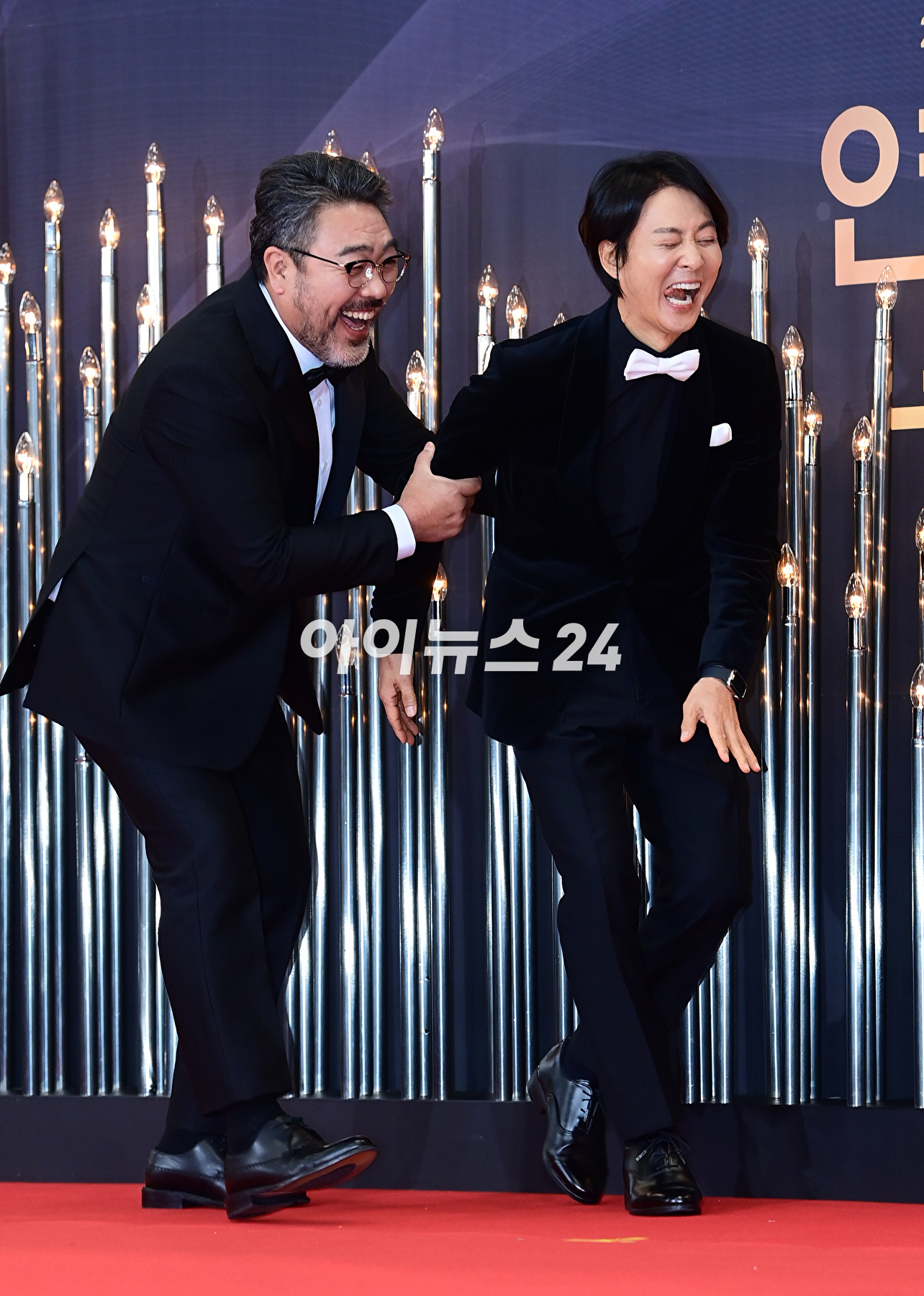 배우 최수종이 31일 오후 서울 영등포구 여의도 KBS 신관홀에서 진행된 &#39;2023 KBS 연기대상&#39; 시상식에 참석하고 있다.  [사진=정소희 기자]