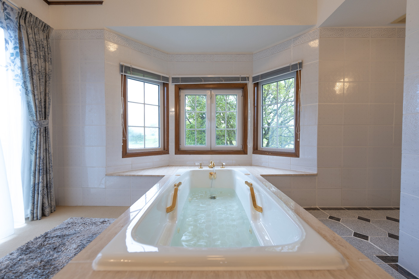 Grand Verde Resort — The Royal Villa, source photograph 2