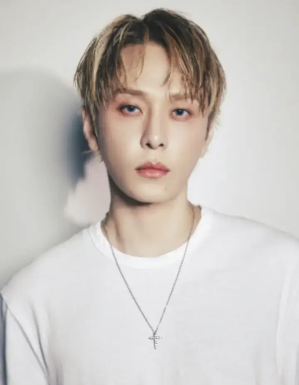 용준형-사진
