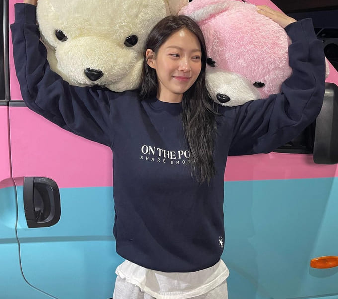 공승연 사복