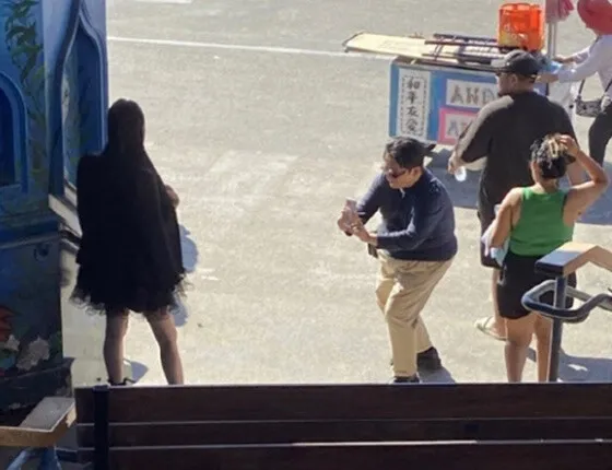 방시혁-사진작가-미국-LA-과즙세연 -포착-사진