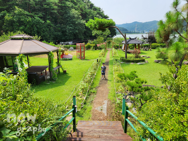 강건너빼리-정원