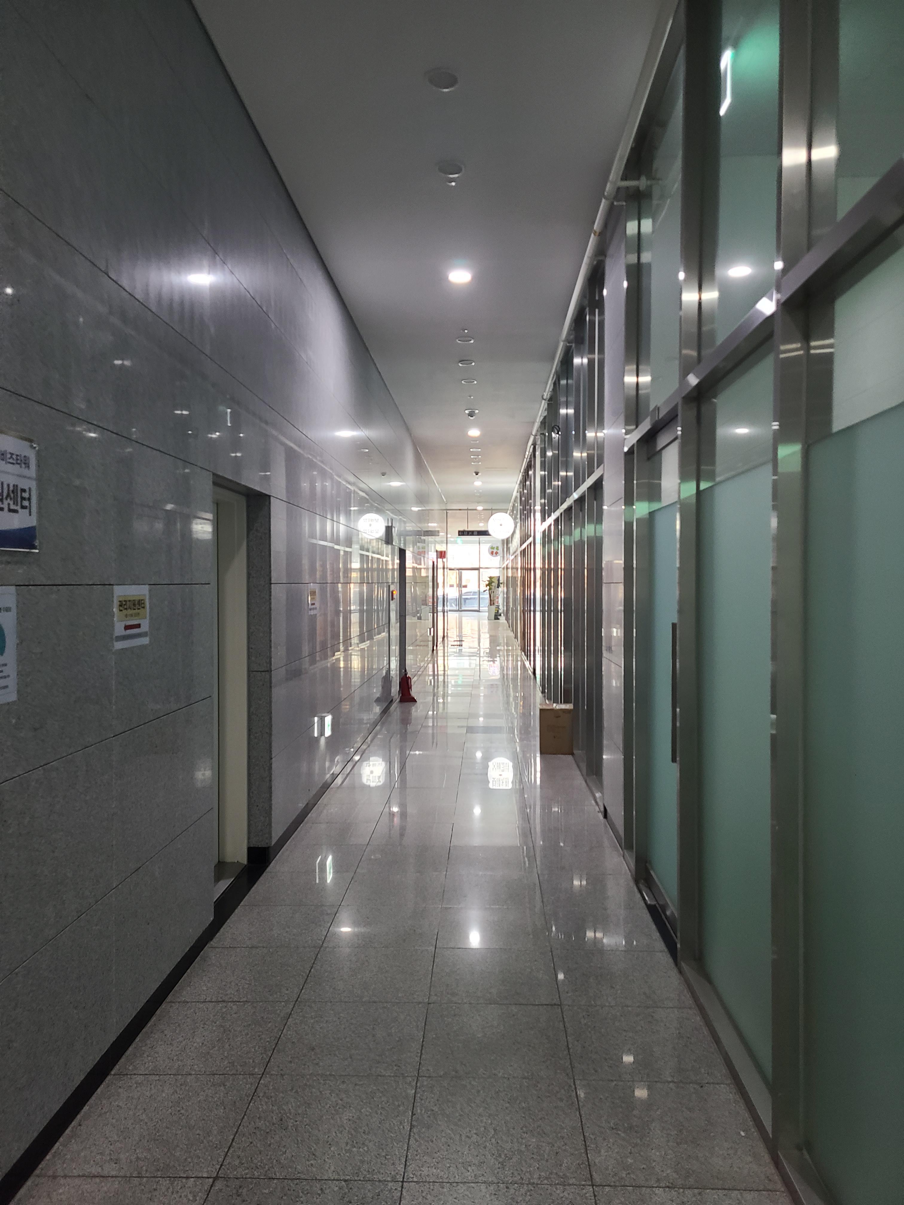 두산명학아너비즈타워 1층 내부2