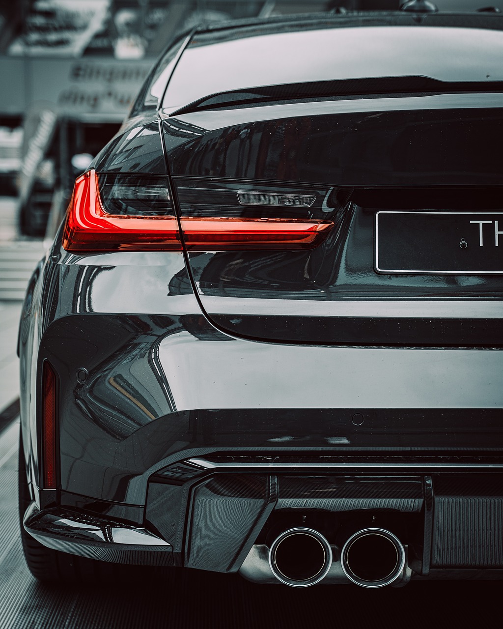 BMW 차량 뒷 이미지