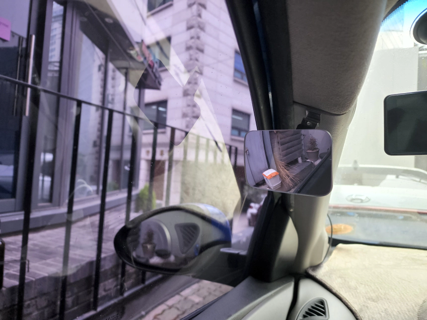 A필러 내장 트림에 설치