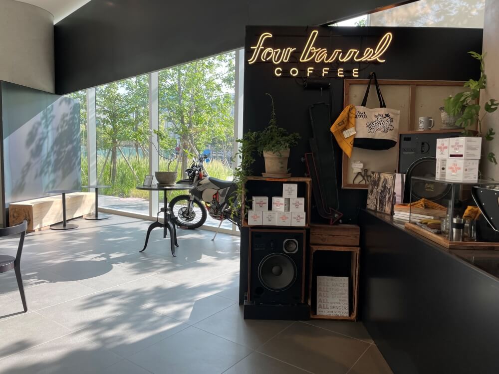 서울숲에-위치한-포배럴-카페(four-barrel-coffee)-성수-신상-카페