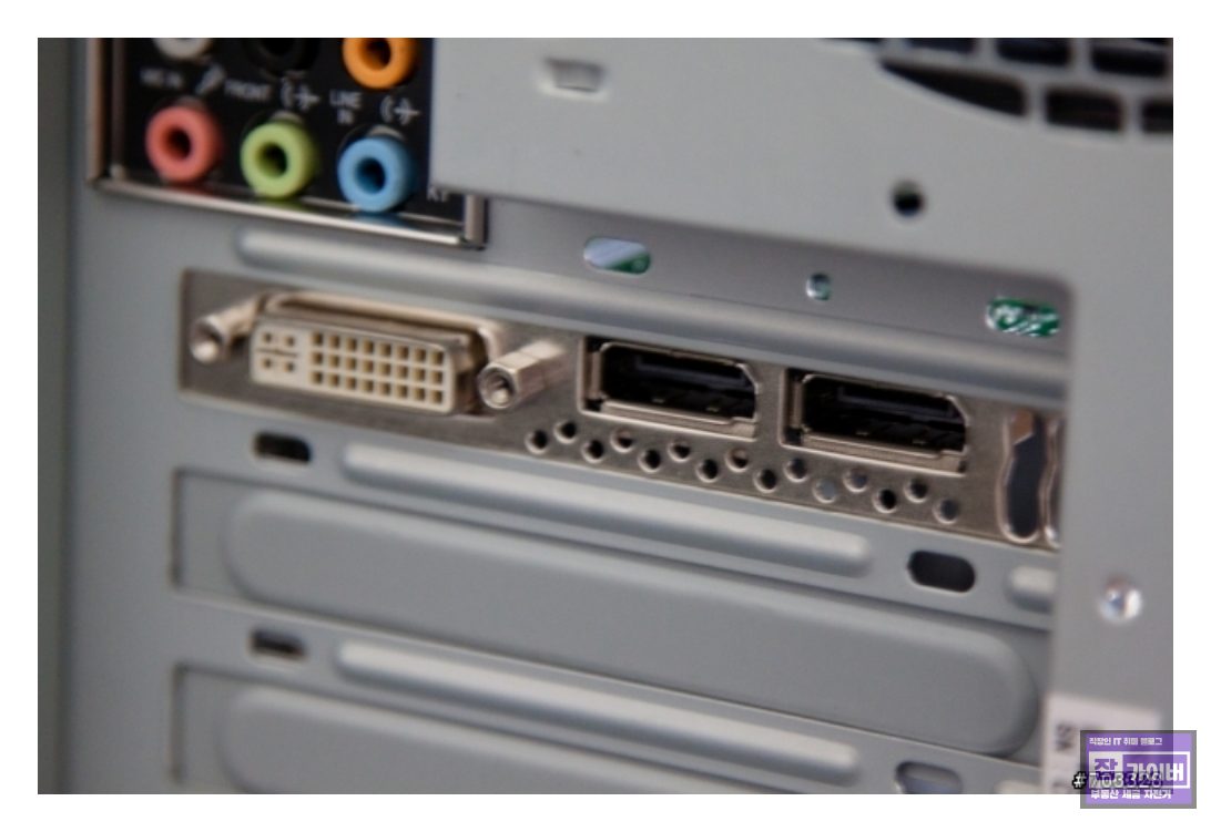 PS/2 포트 키보드로 BIOS 진입 키 입력을 하는 예시 이미지